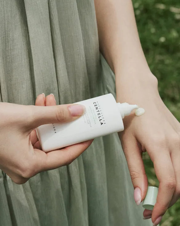 Madagascar Centella Tea-Trica Soothing Sun Milk (50 ml) Protector Solar Calmante para Piel Sensible y Acneica