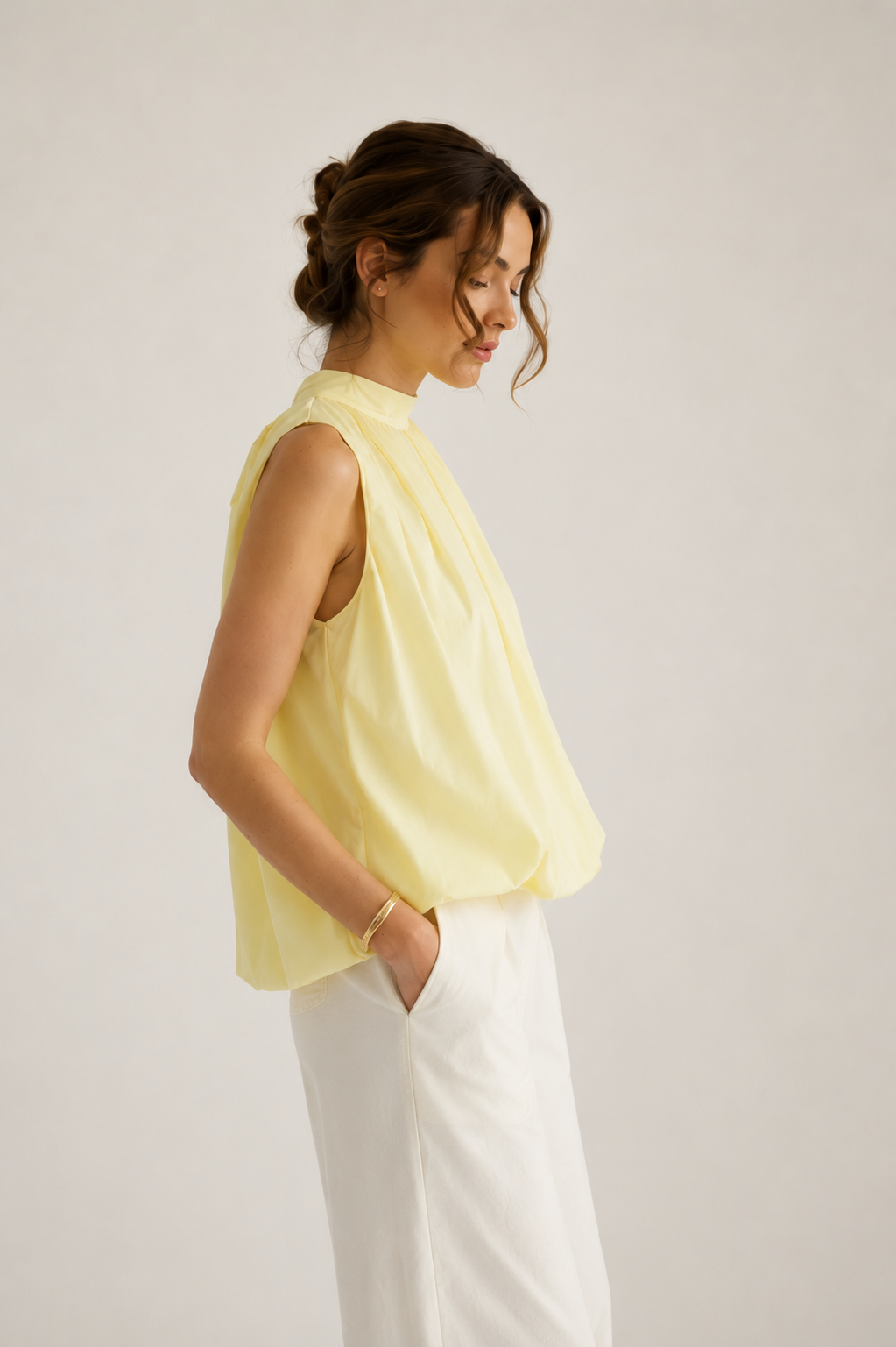 Blusa Amarilla para Mujer con Espalda Abierta y Lazo | Elegante, Ligera y Sofisticada
