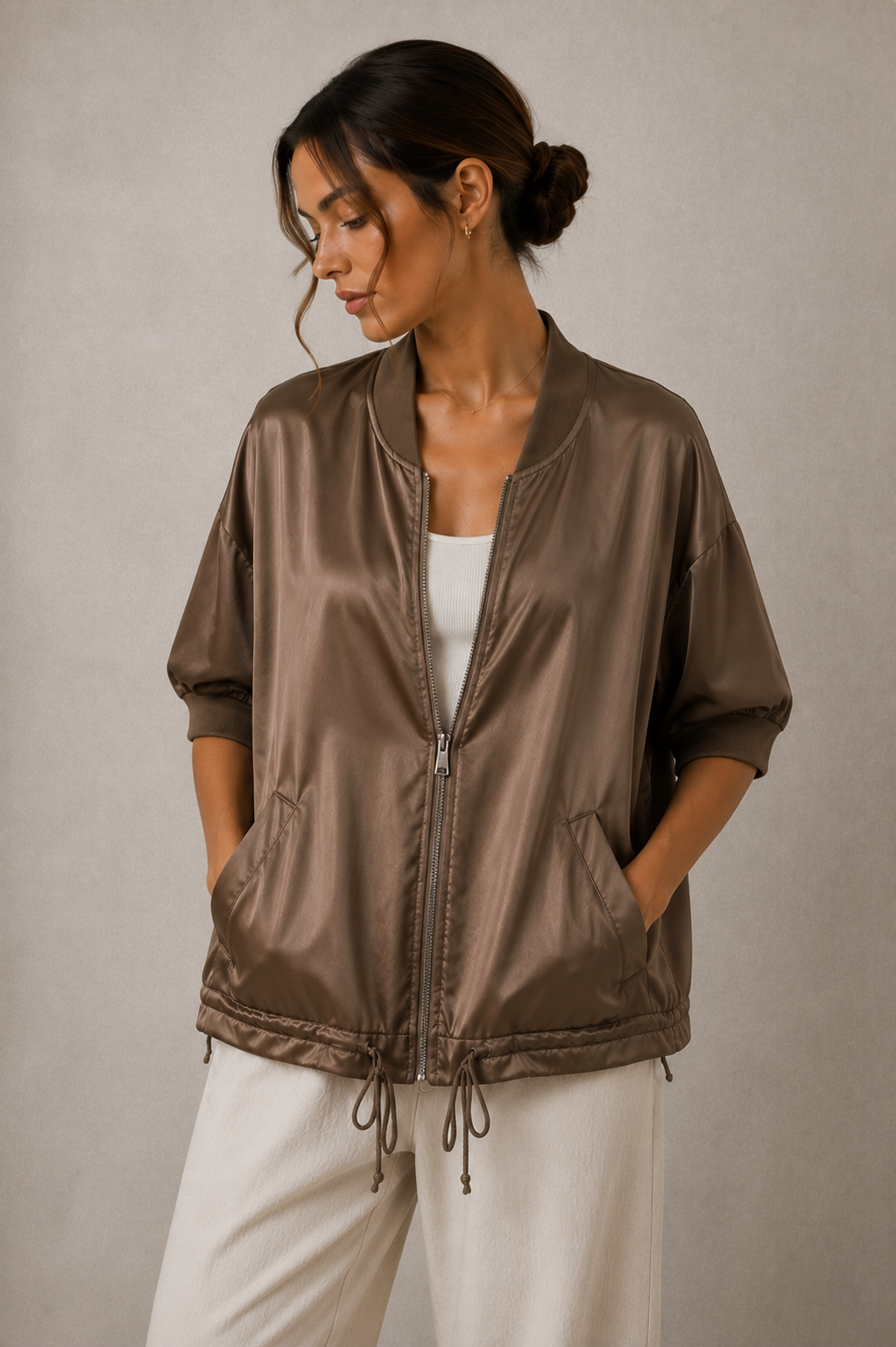 Chaqueta Bomber Satinada para Mujer con Cremallera y Cordón Ajustable