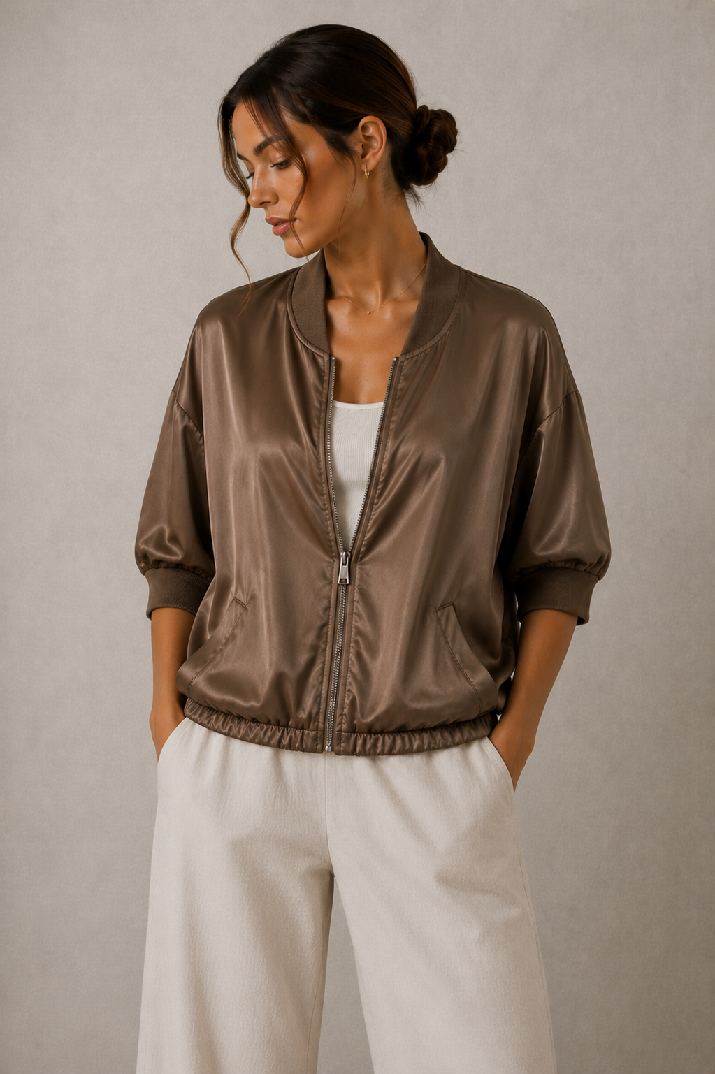 Chaqueta Bomber Satinada para Mujer con Cremallera y Cordón Ajustable