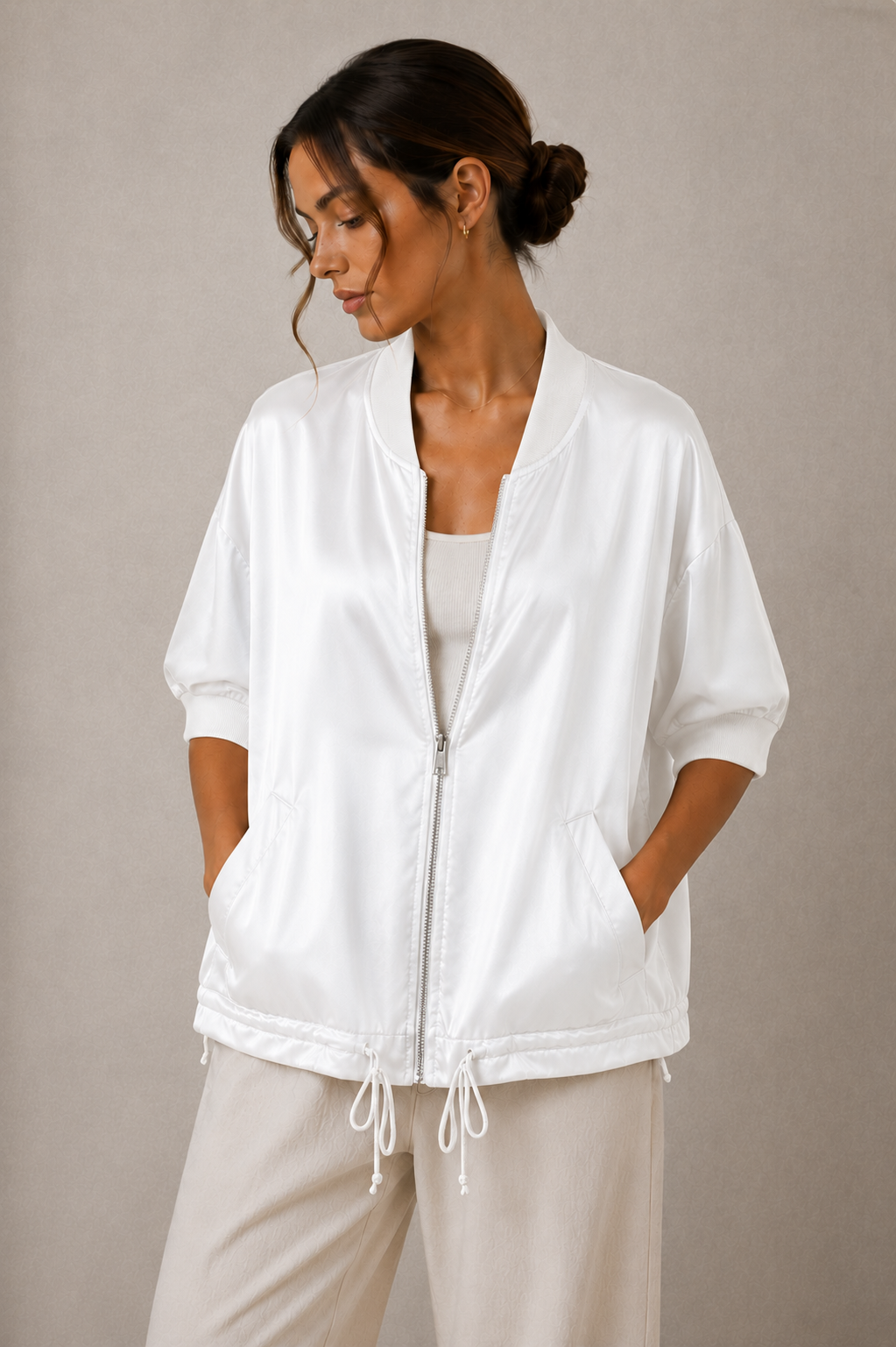 Chaqueta Bomber Satinada para Mujer con Cremallera y Cordón Ajustable