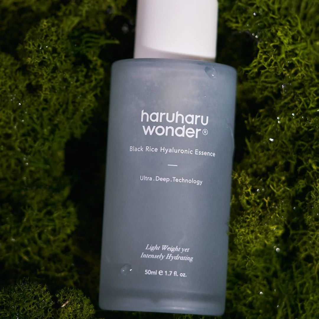Haruharu Wonder – Esencia Hidratante con Arroz Negro Fermentado y Ácido Hialurónico (50 ml)